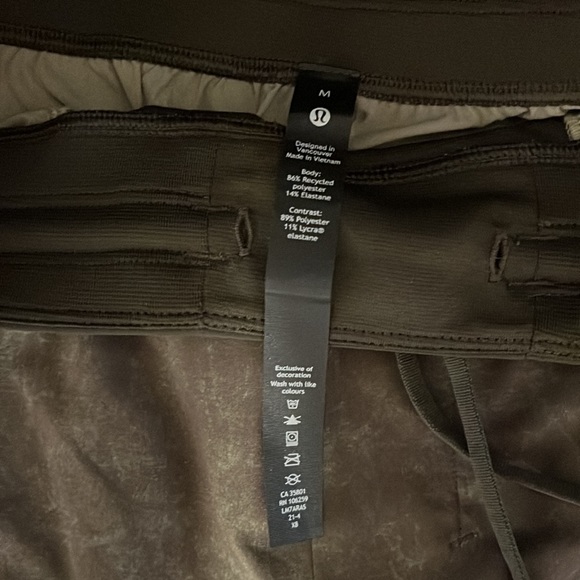 Lululemon THE Shorts 9” - Picture 5 of 5